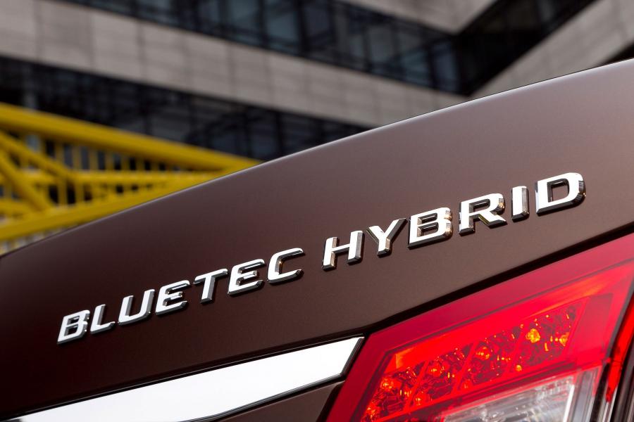 Mercedes-Benz E300 BlueTEC Hybrid 2012 года  (фото 39 из 60)